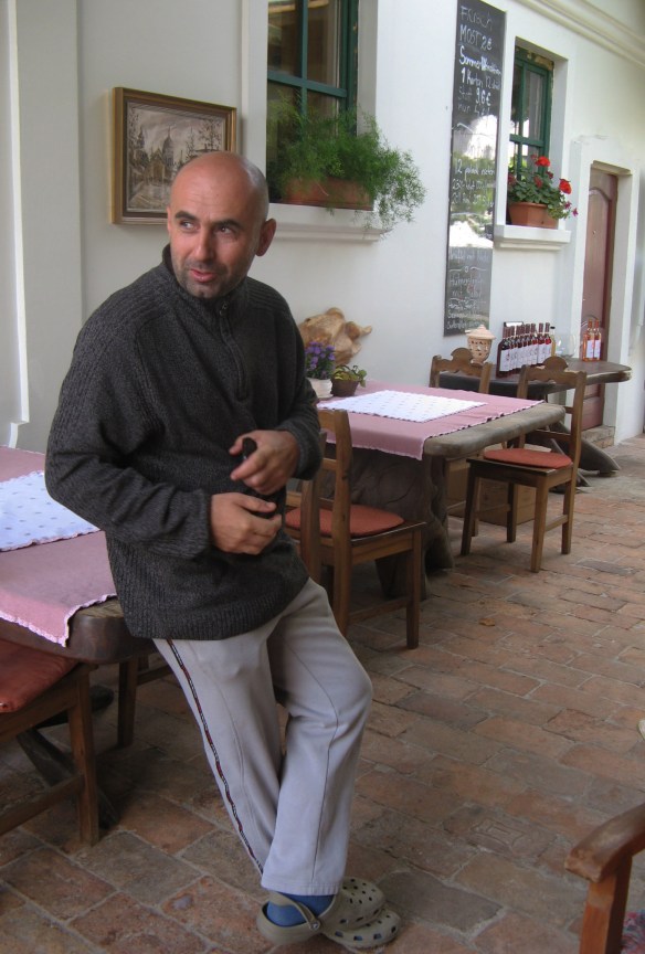 ez ő, formaruhában