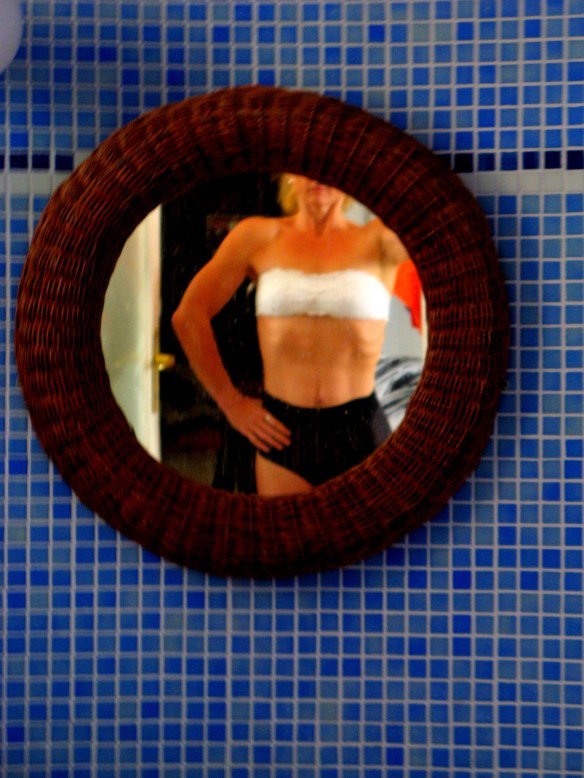 mert most szétnyílt ott